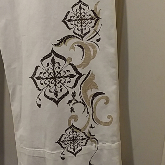 Capris - Picture 2 of 5